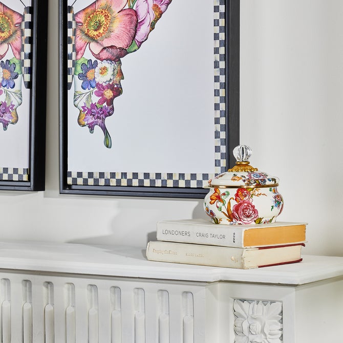 White Flower Market Squashed Pot - {current_domain}