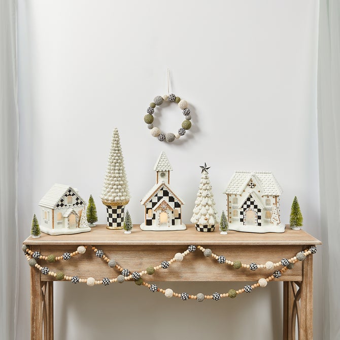 Gingerbread Illuminated House - {current_domain}