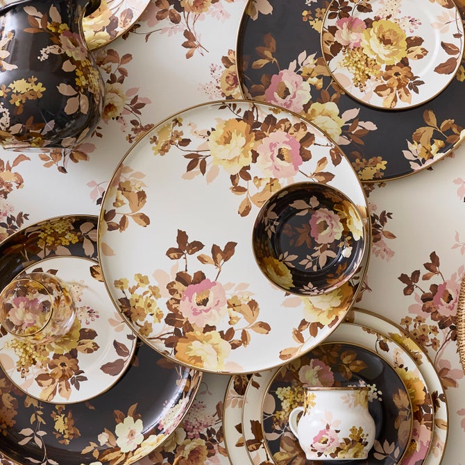 Wild Rose White Round Tray - {current_domain}