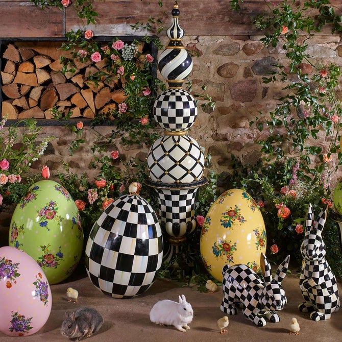 Courtly Check Trophy Topiary - {current_domain}