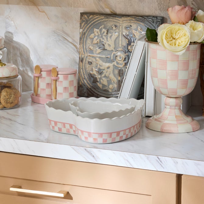 Rosy Check Everyday Large Heart Baker - {current_domain}