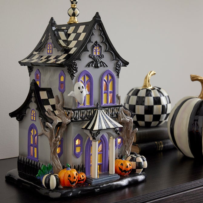 Halloween Illuminated Music Haunted House - {current_domain}