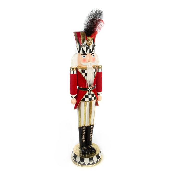 Castle Guard Trophy Nutcracker - {current_domain}