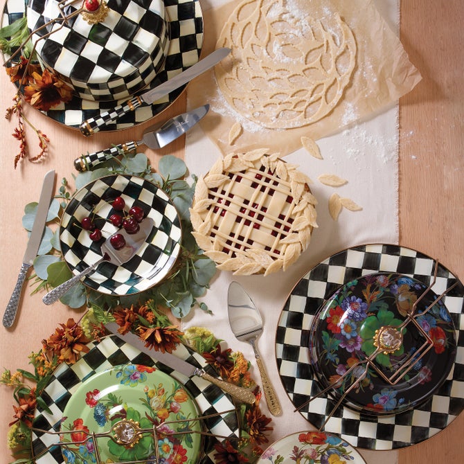 Enamel Cake Carrier - {current_domain}