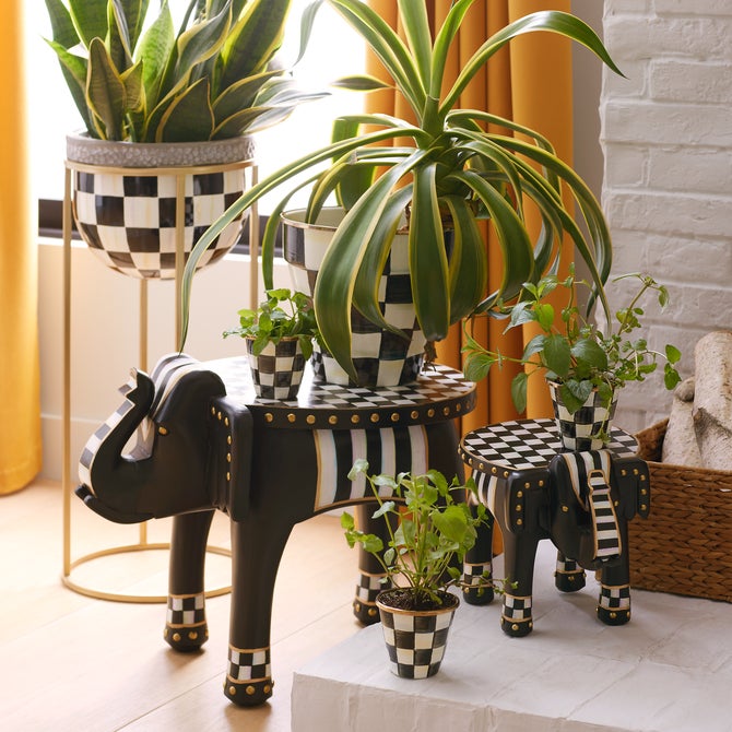 Elephant Accent Table - {current_domain}