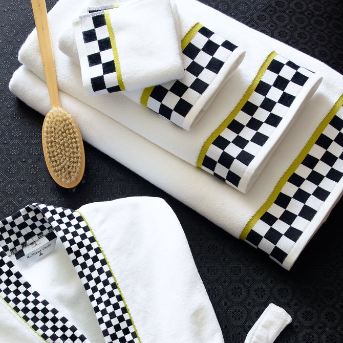 Black & White Check Bath Towel - {current_domain}