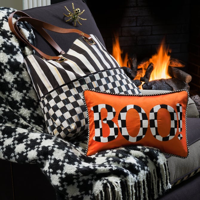 Black & Ivory Houndstooth Throw - {current_domain}