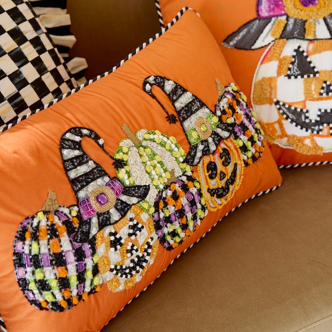 Jack O' Lantern in Hat Lumbar Throw Pillow - {current_domain}