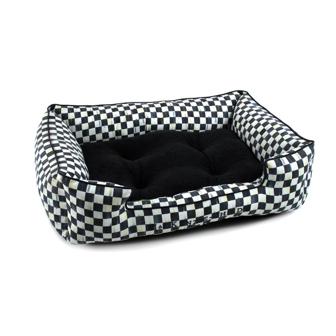 Courtly Check Lulu Medium Pet Bed - {current_domain}