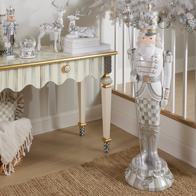 Crystal Palace Trophy Nutcracker - {current_domain}