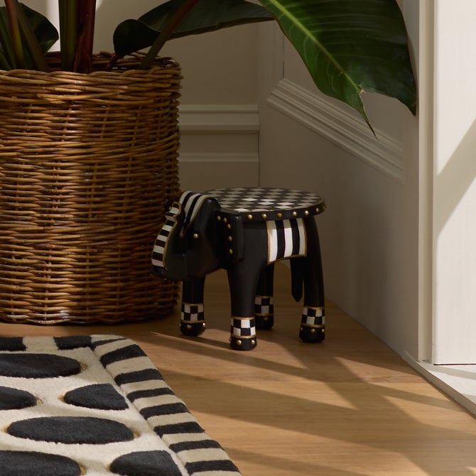 Elephant Pedestal - {current_domain}