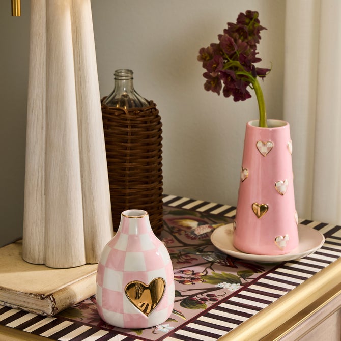 Check Heart Vase - {current_domain}