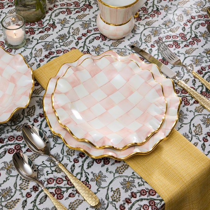 Rosy Check Ceramic Fluted Dinner Plate - {current_domain}
