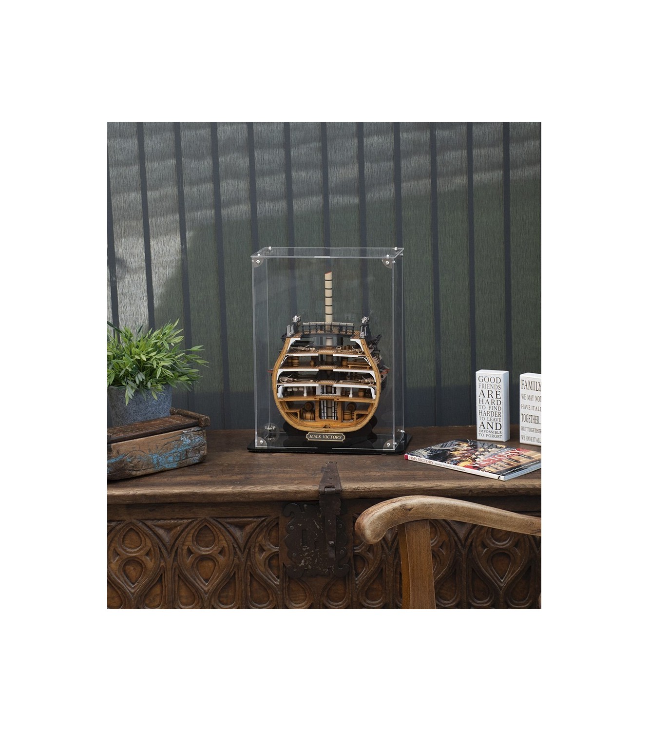 Gift Pack with Mock-up, Urn, LEDs, Paints and Micro Ribbing: HMS Victory Section