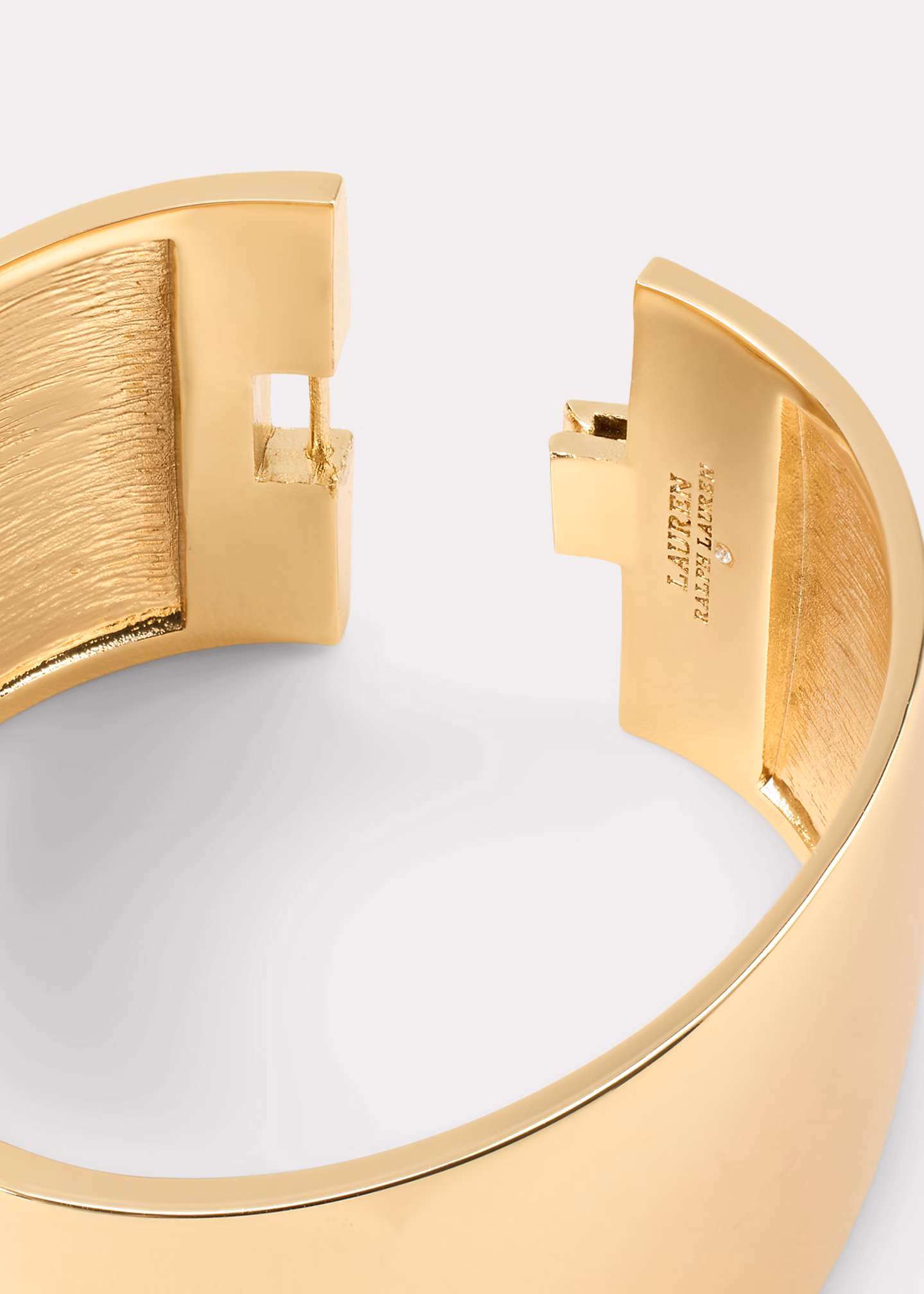 Vergoldeter breiter Scharnierarmreif - RALPH LAUREN OUTLET