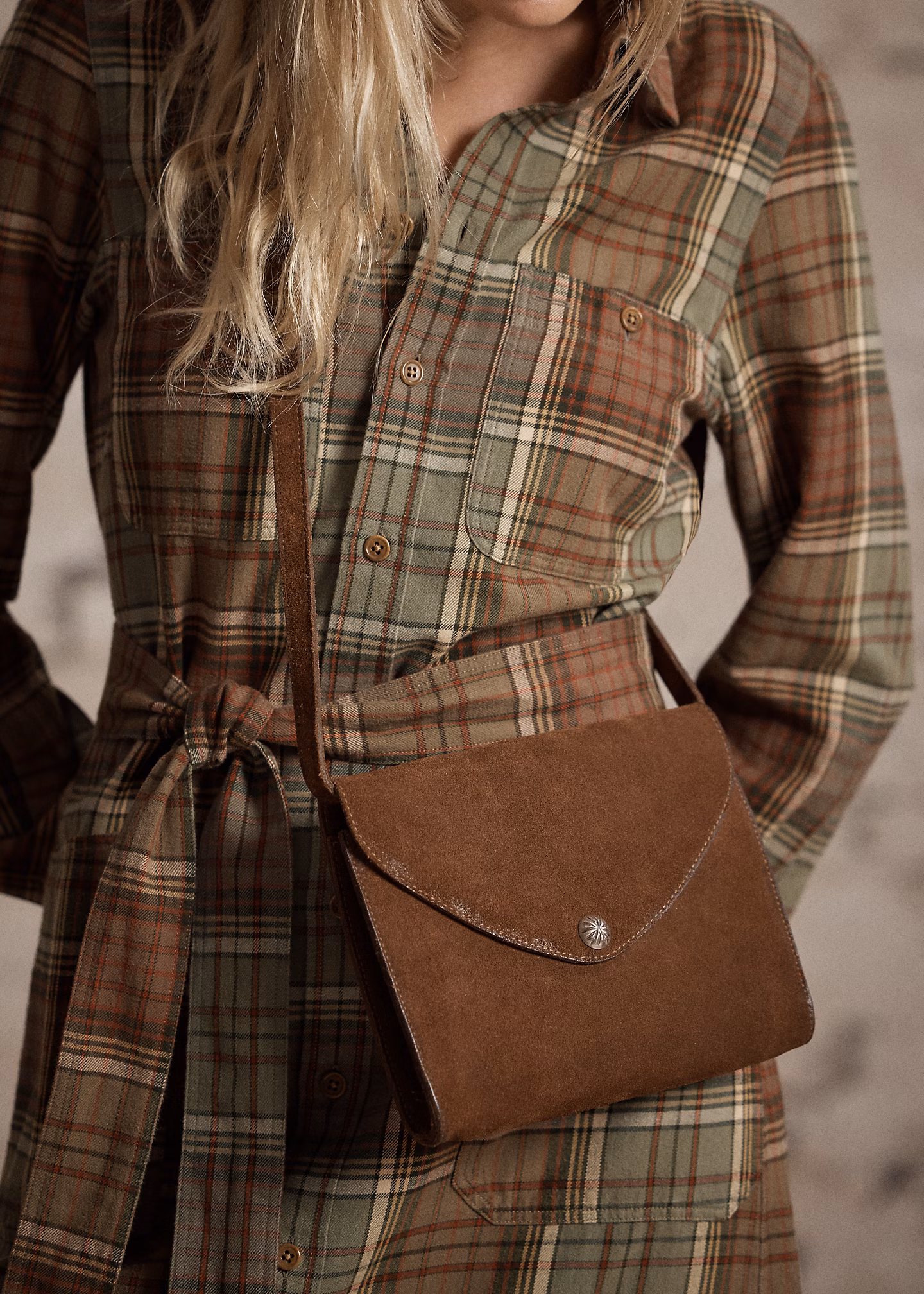 Umhängetasche aus Rauwildleder - RALPH LAUREN OUTLET