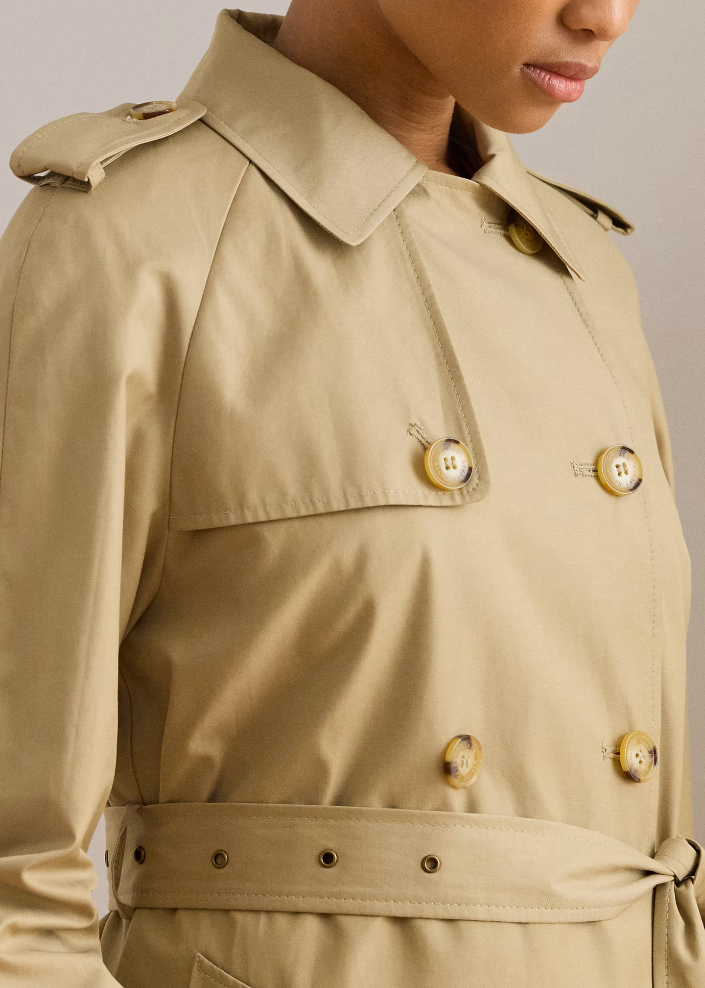 Zweireihiger Trenchcoat mit Gürtel - RALPH LAUREN OUTLET