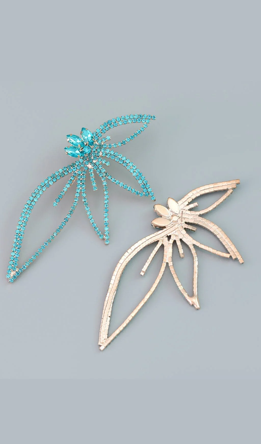 CRYSTAL FLOWER EARRINGS IN BLUE