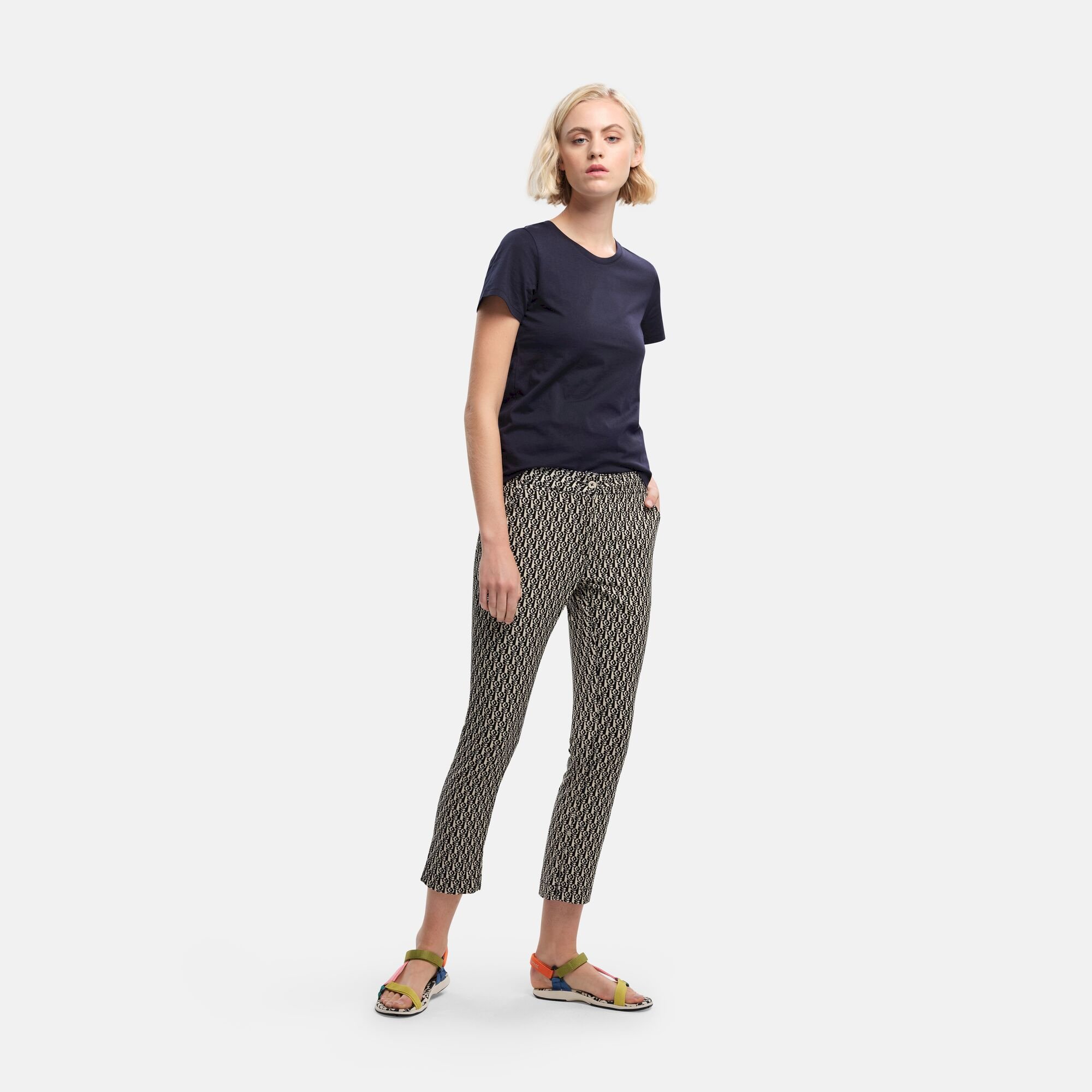 Orla Kiely Slim Fit Coolweave Capri Pants | Stem in Vase Black