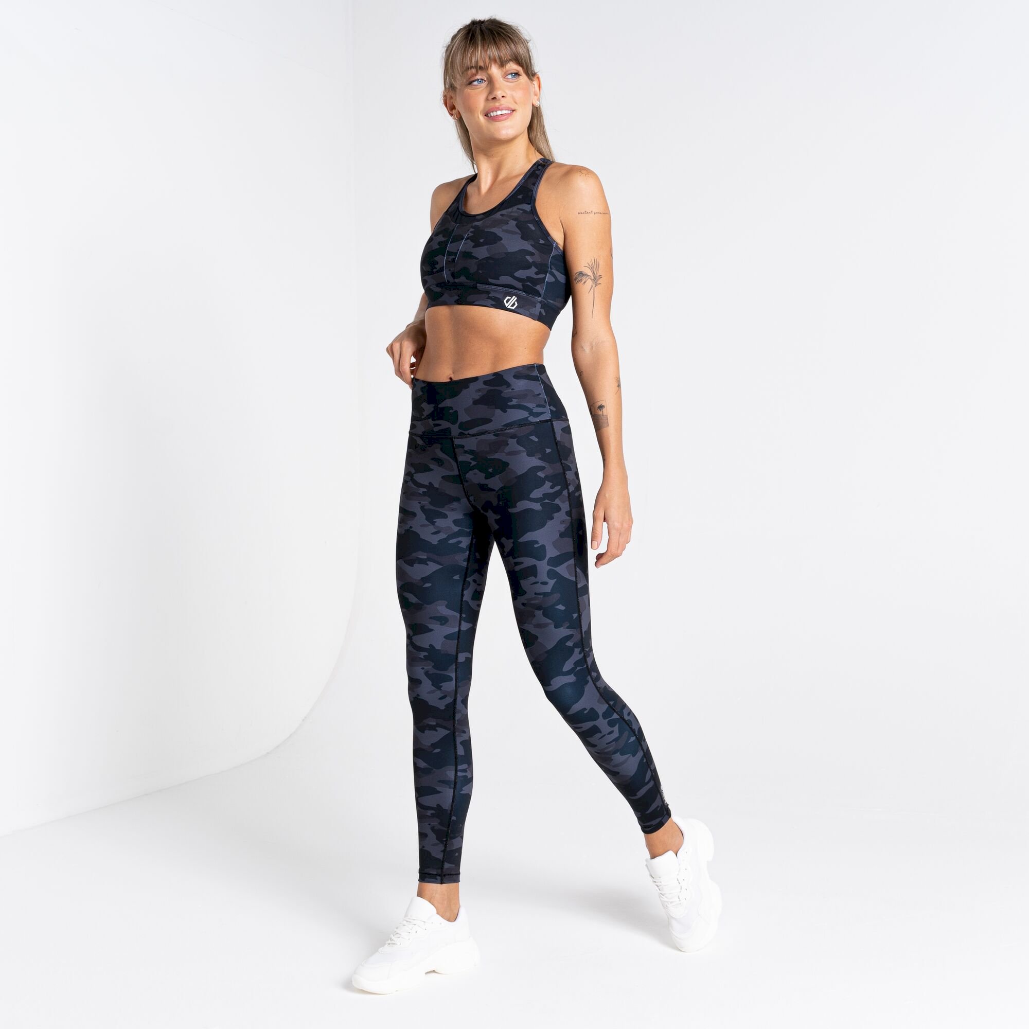 Dare 2b - Women's Influential Recycled Leggings | Black Camo Print