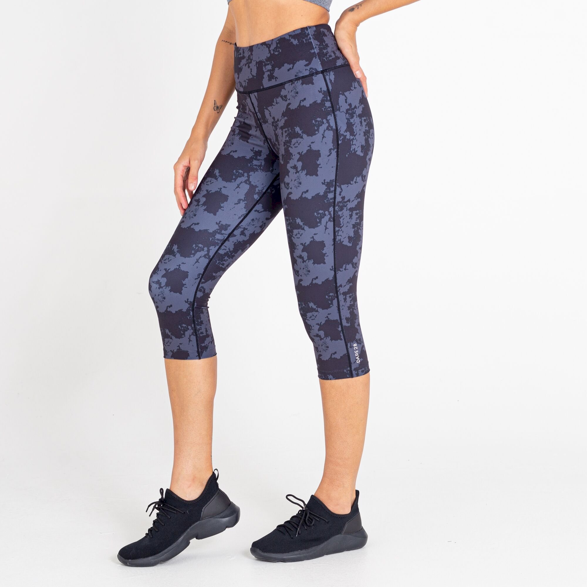 Dare 2b - Women's Influential 3/4 Recycled Leggings | Black Mirage Print