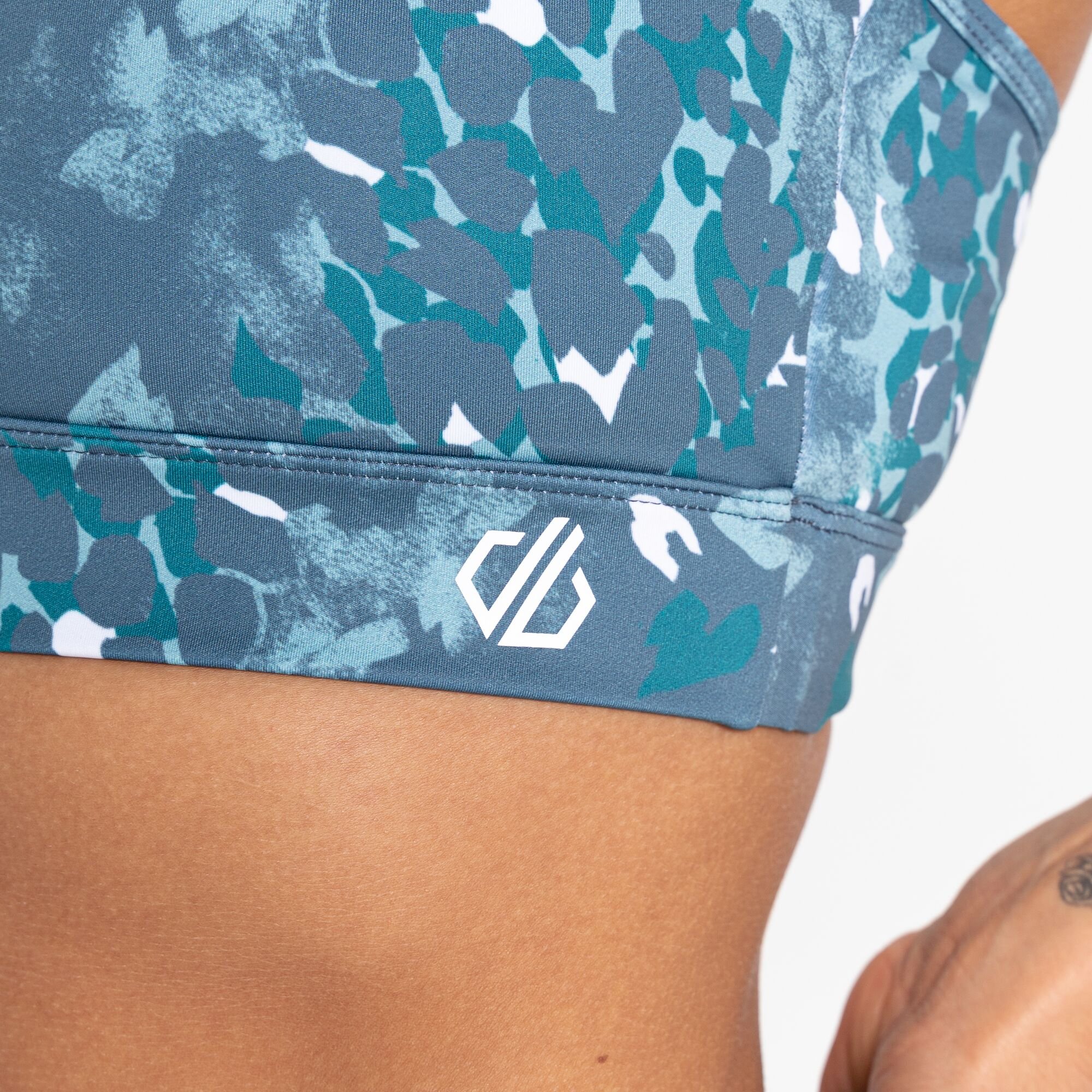 Dare 2b - Women's Mantra Recycled Sports Bra | Canton Green Animal Print
