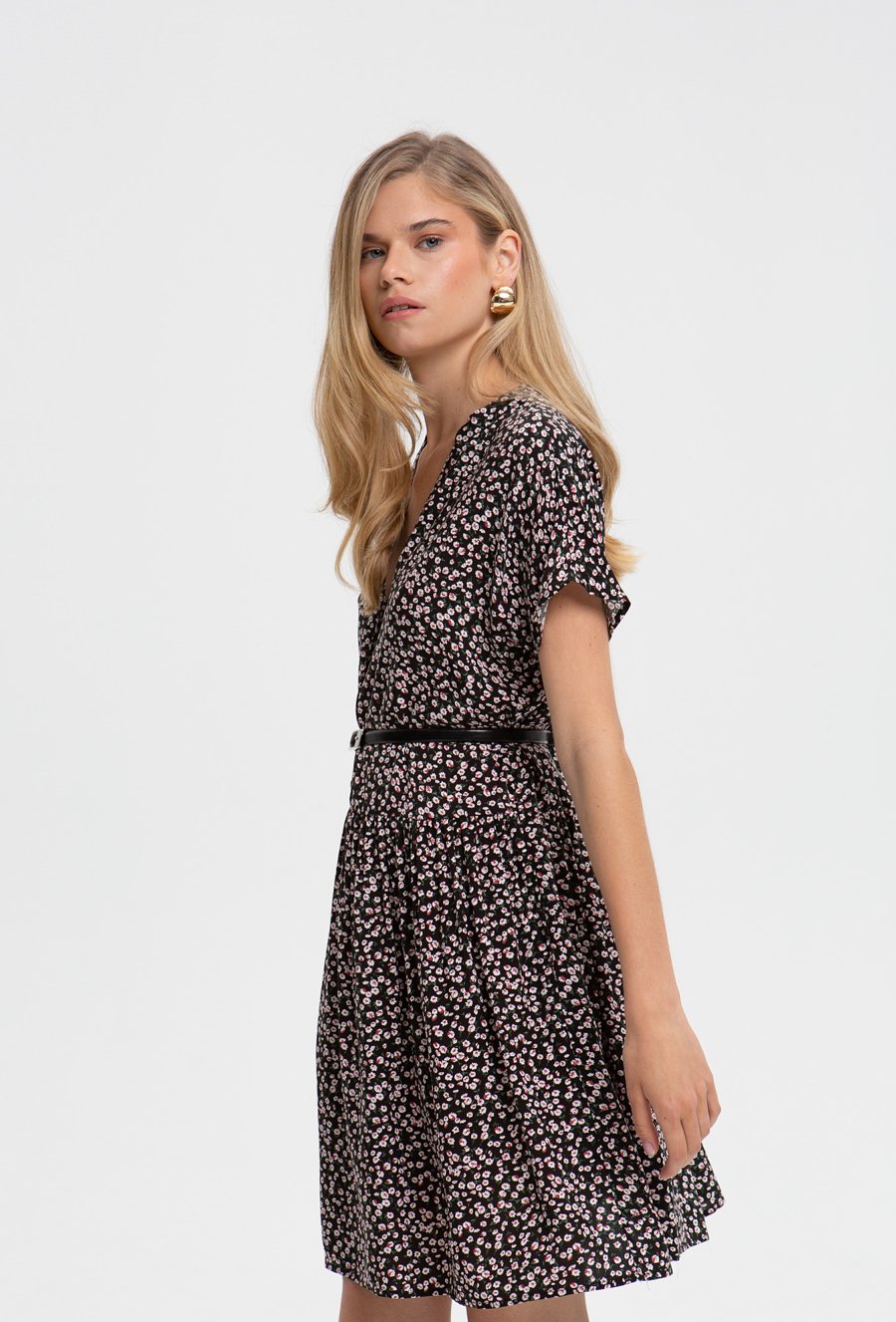 Sukienka w stokrotki