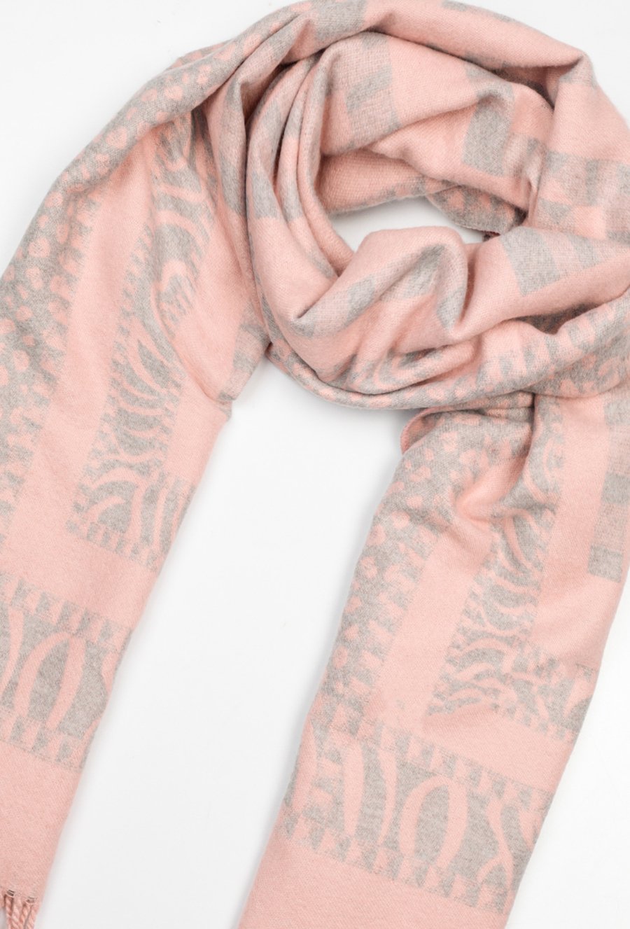 Wzorzysty szal z frędzlami