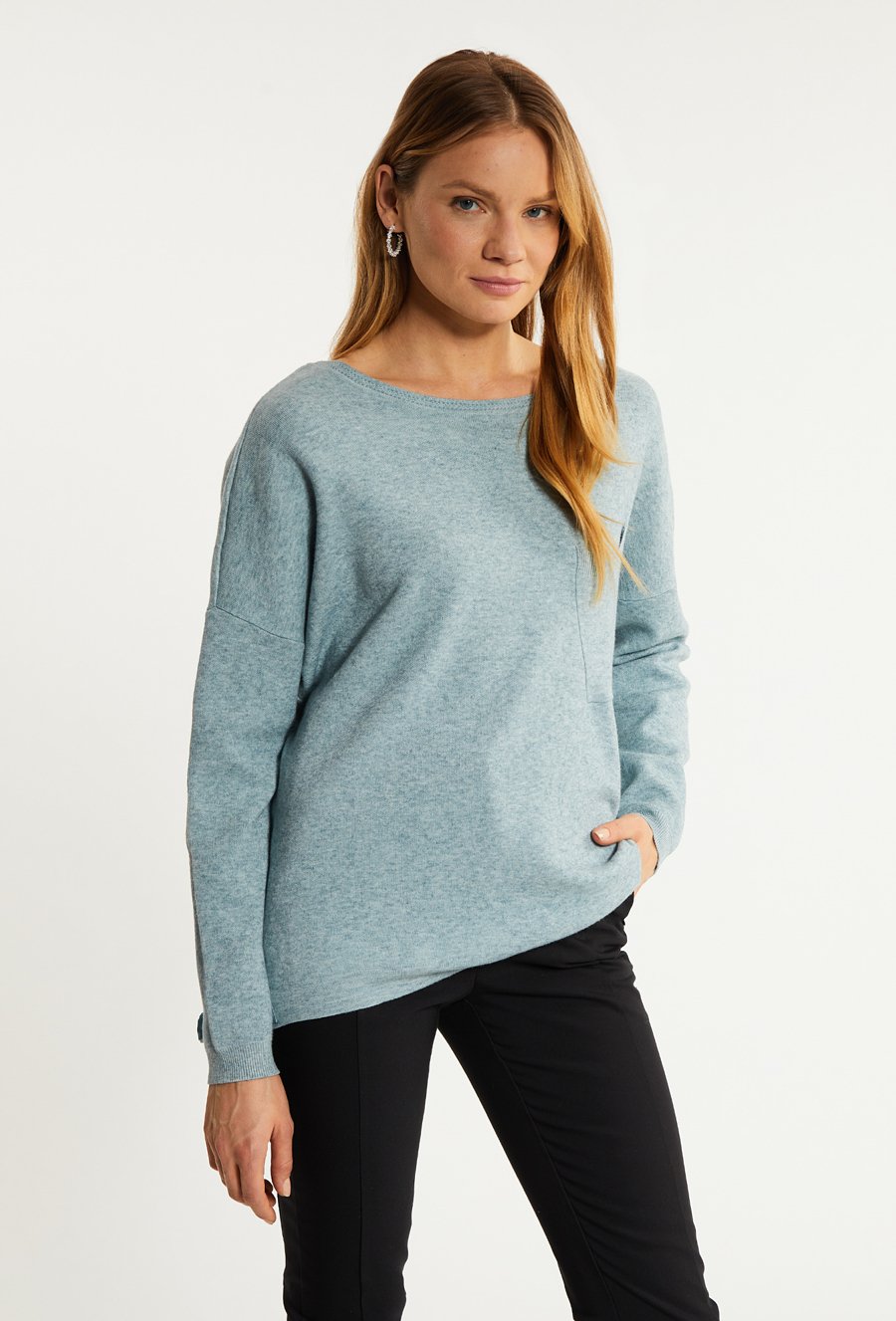 Sweter damski z ozdobnym wiązaniem