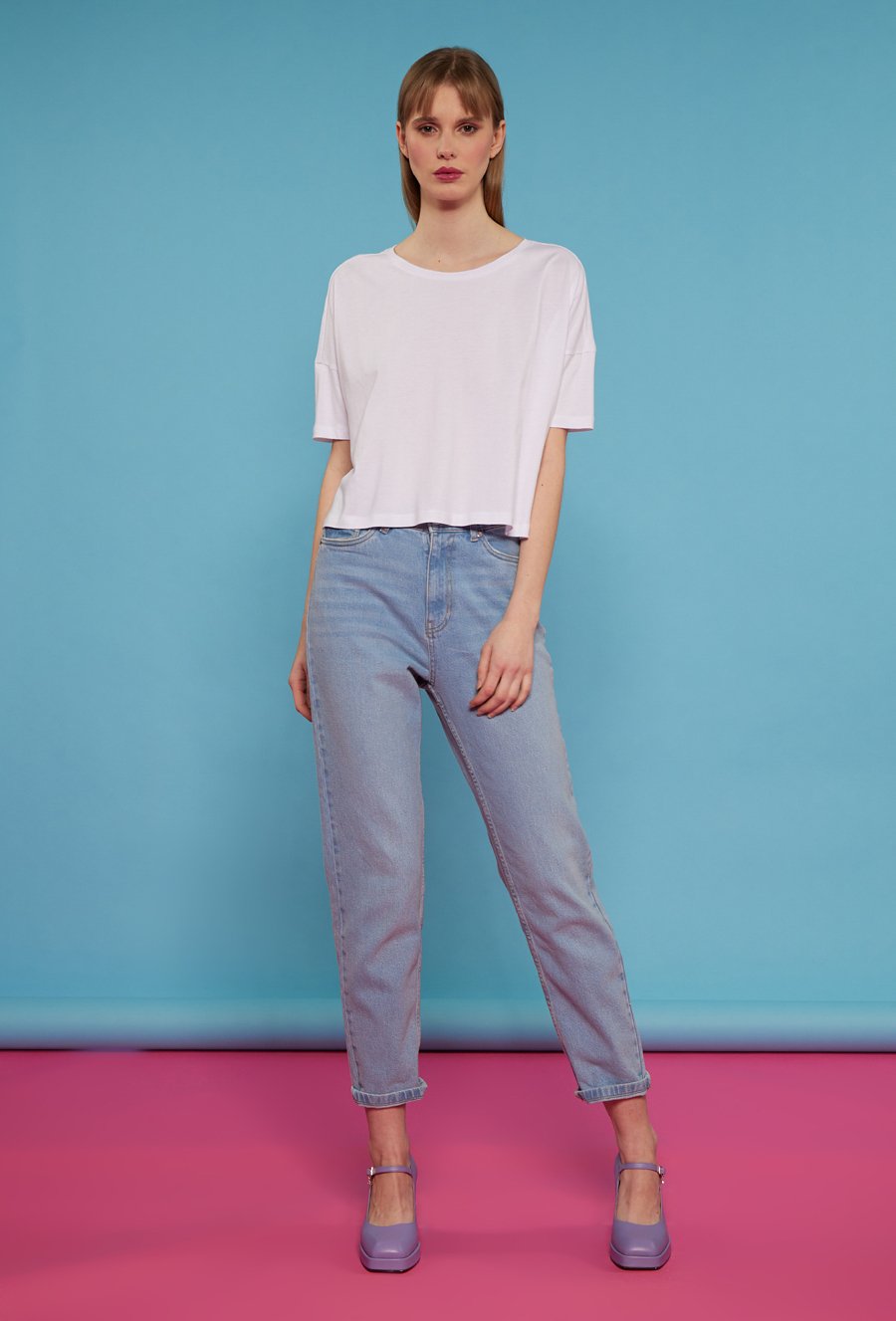 T-shirt o swobodnym fasonie