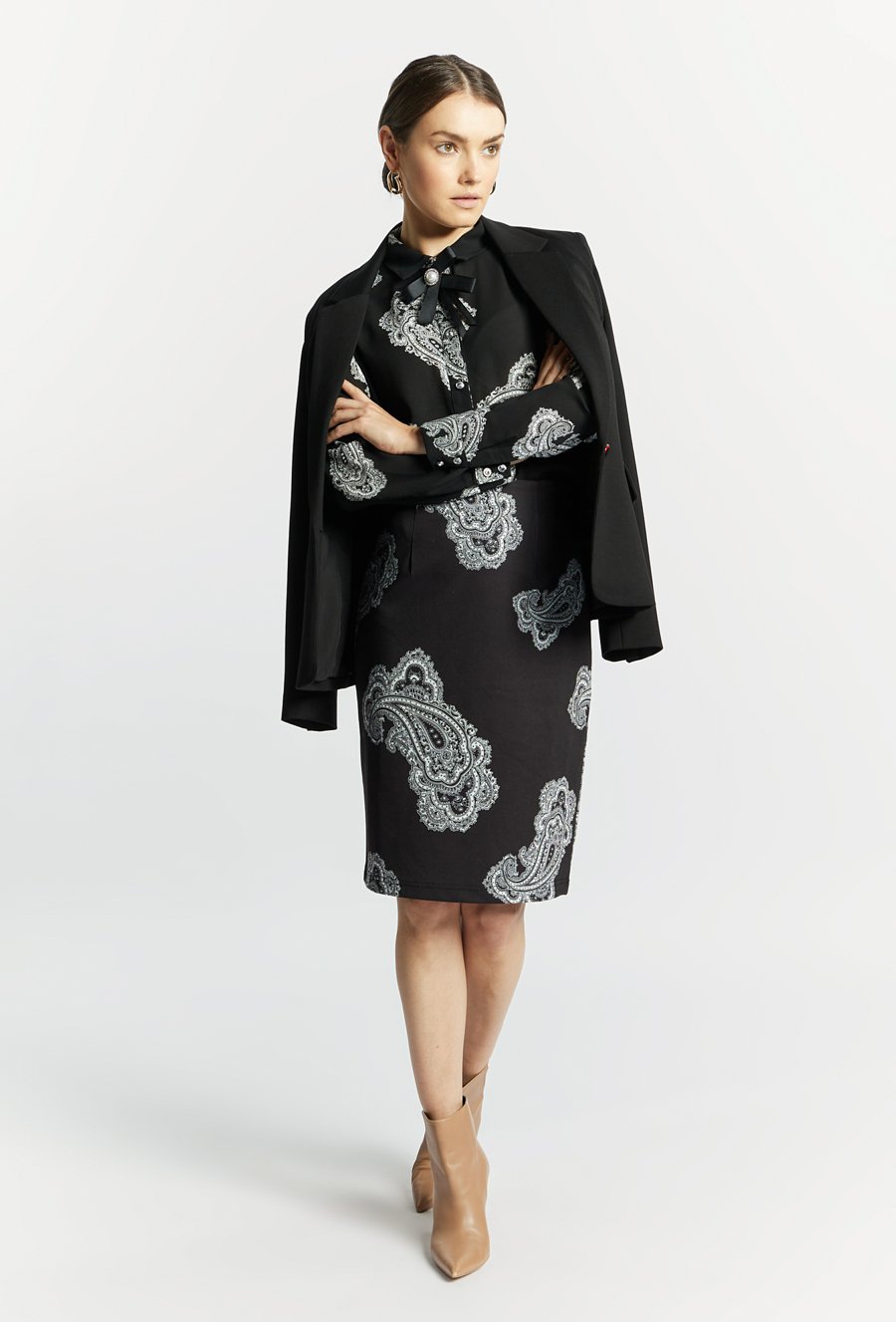 Oł&oacute;wkowa sp&oacute;dnica z wzorem