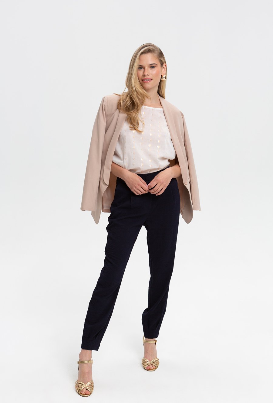 Delikatna bluzka z wzorem w serca