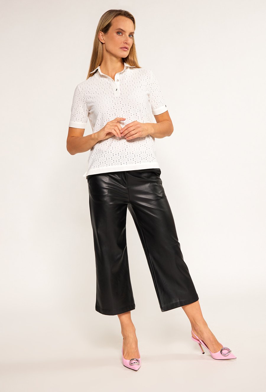 Ażurowa bluzka z kołnierzykiem