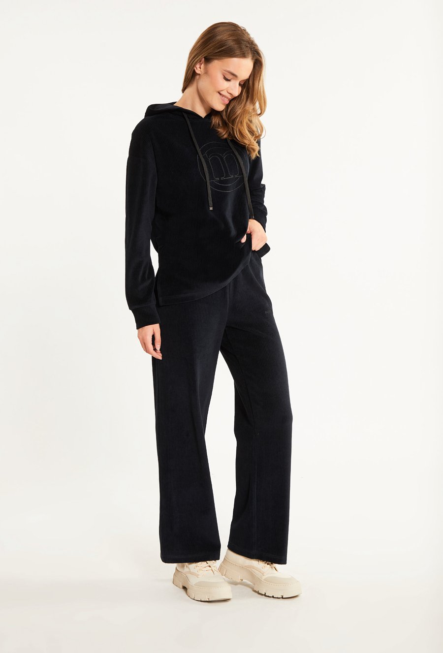 Bluza z kapturem na co dzień