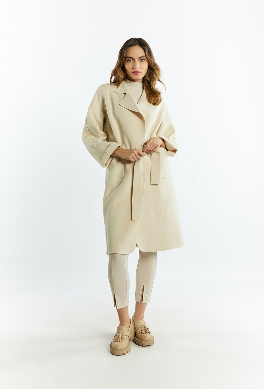 Klasyczny płaszcz damski