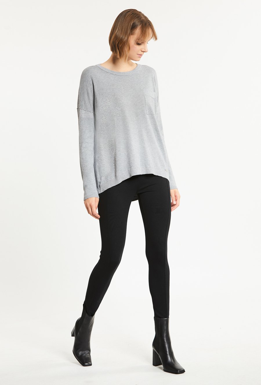 Sweter damski z kieszonką