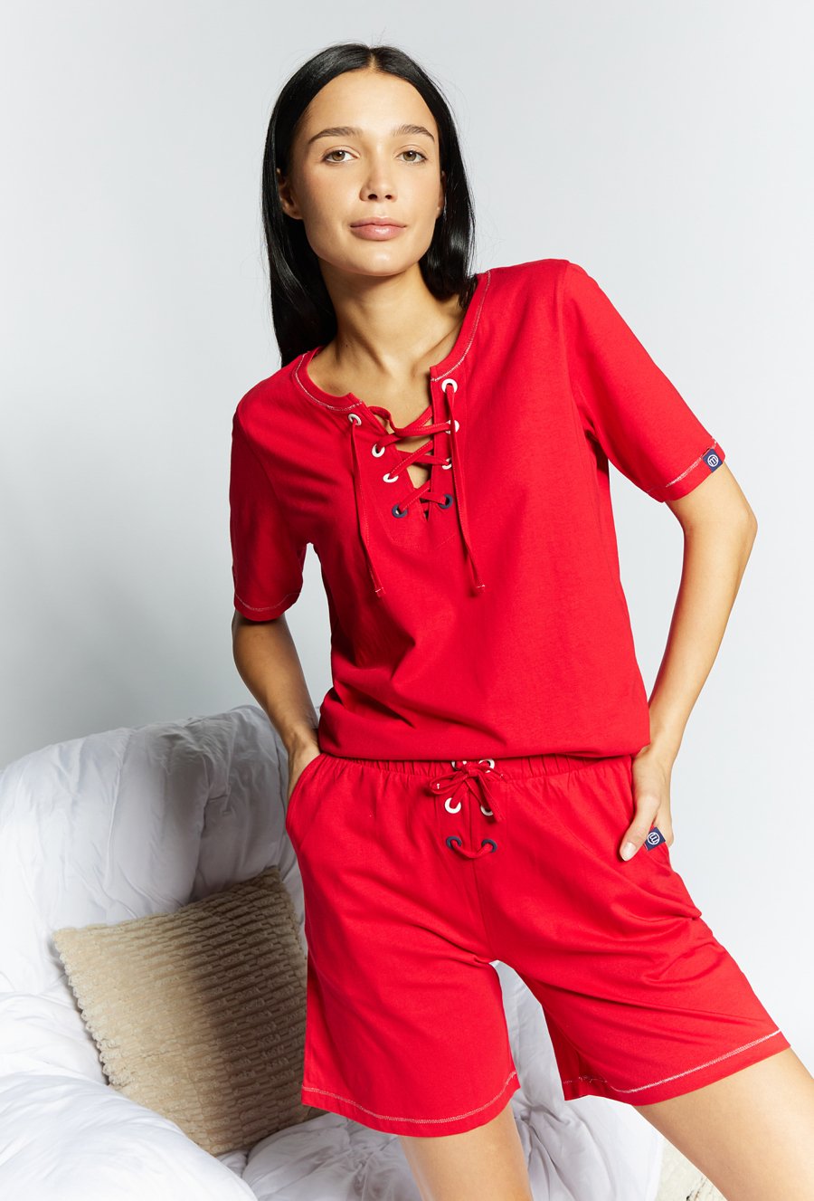 G&oacute;ra od piżamy z ozdobnym wiązaniem