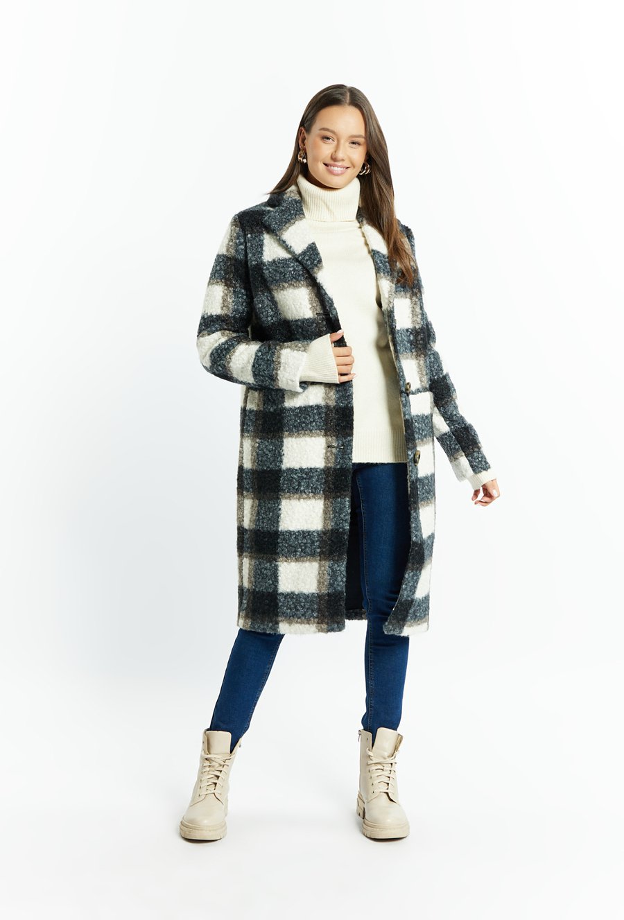 Płaszcz damski z kieszeniami