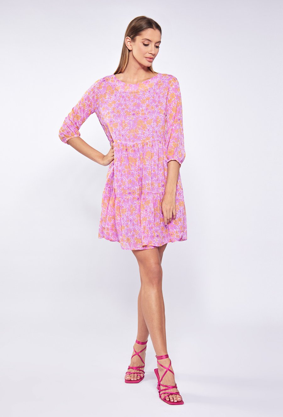 R&oacute;żowa sukienka w kwiaty