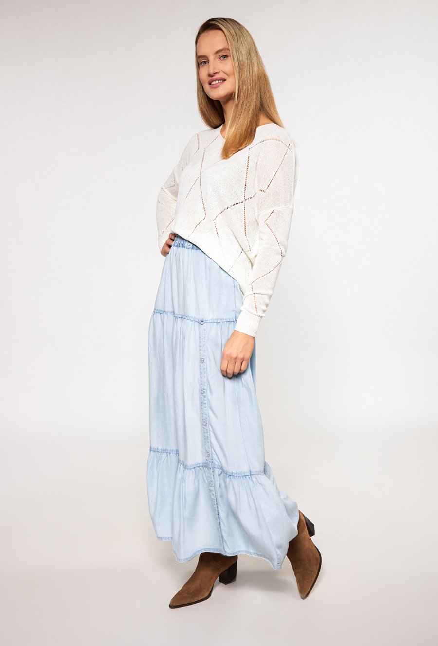 Sp&oacute;dnica maxi z falbaną