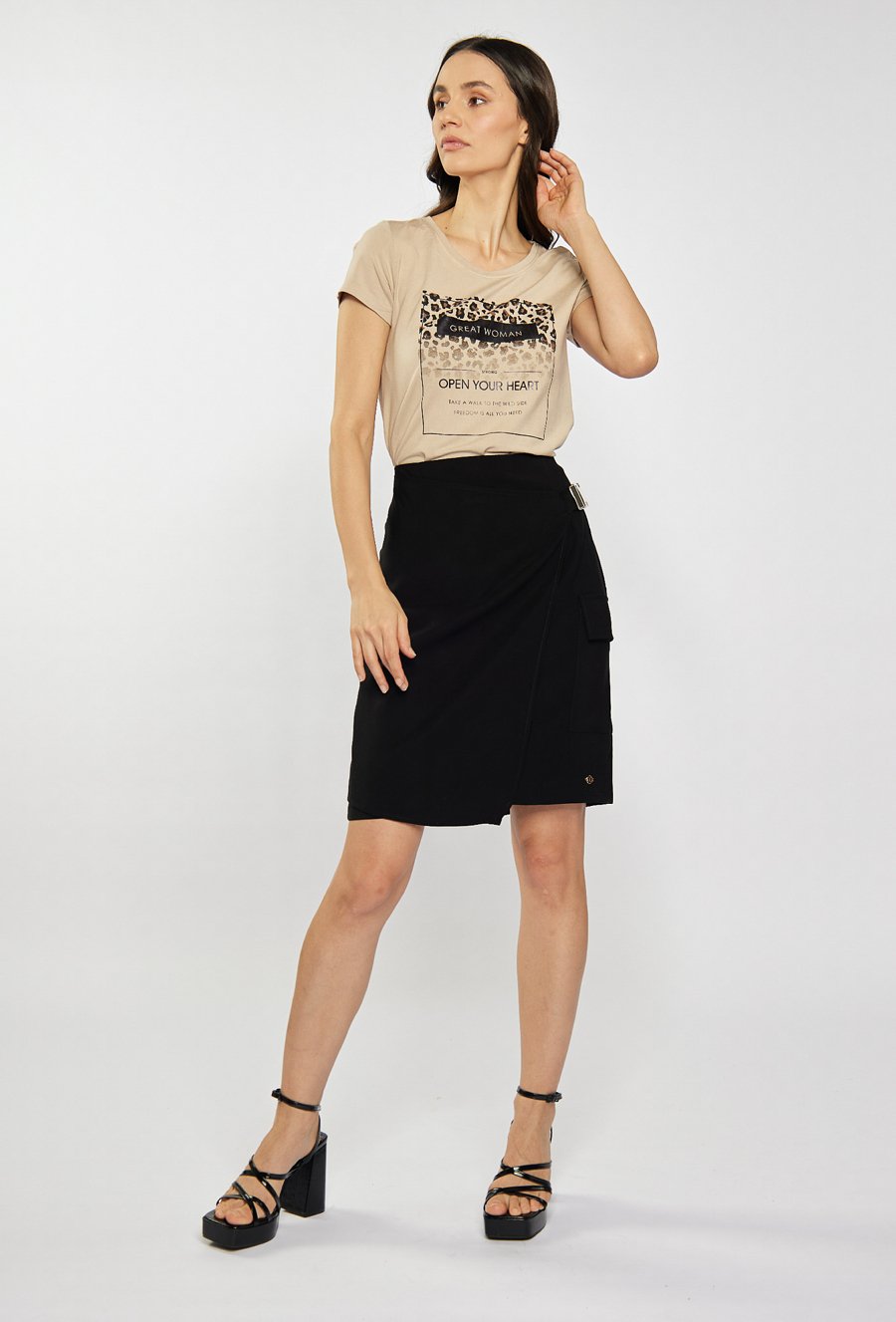 T-shirt damski z ozdobnym panelem