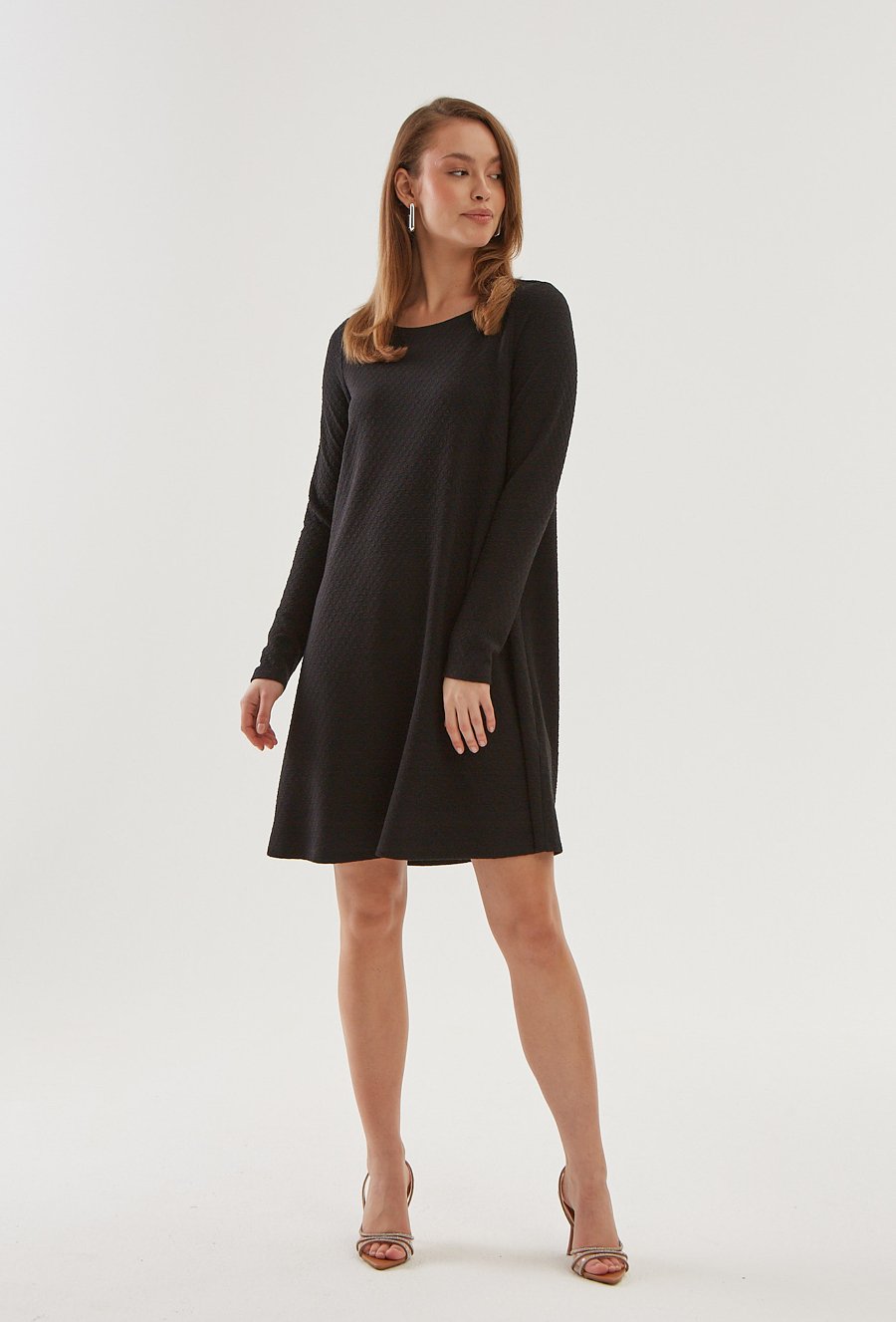 Klasyczna czarna sukienka