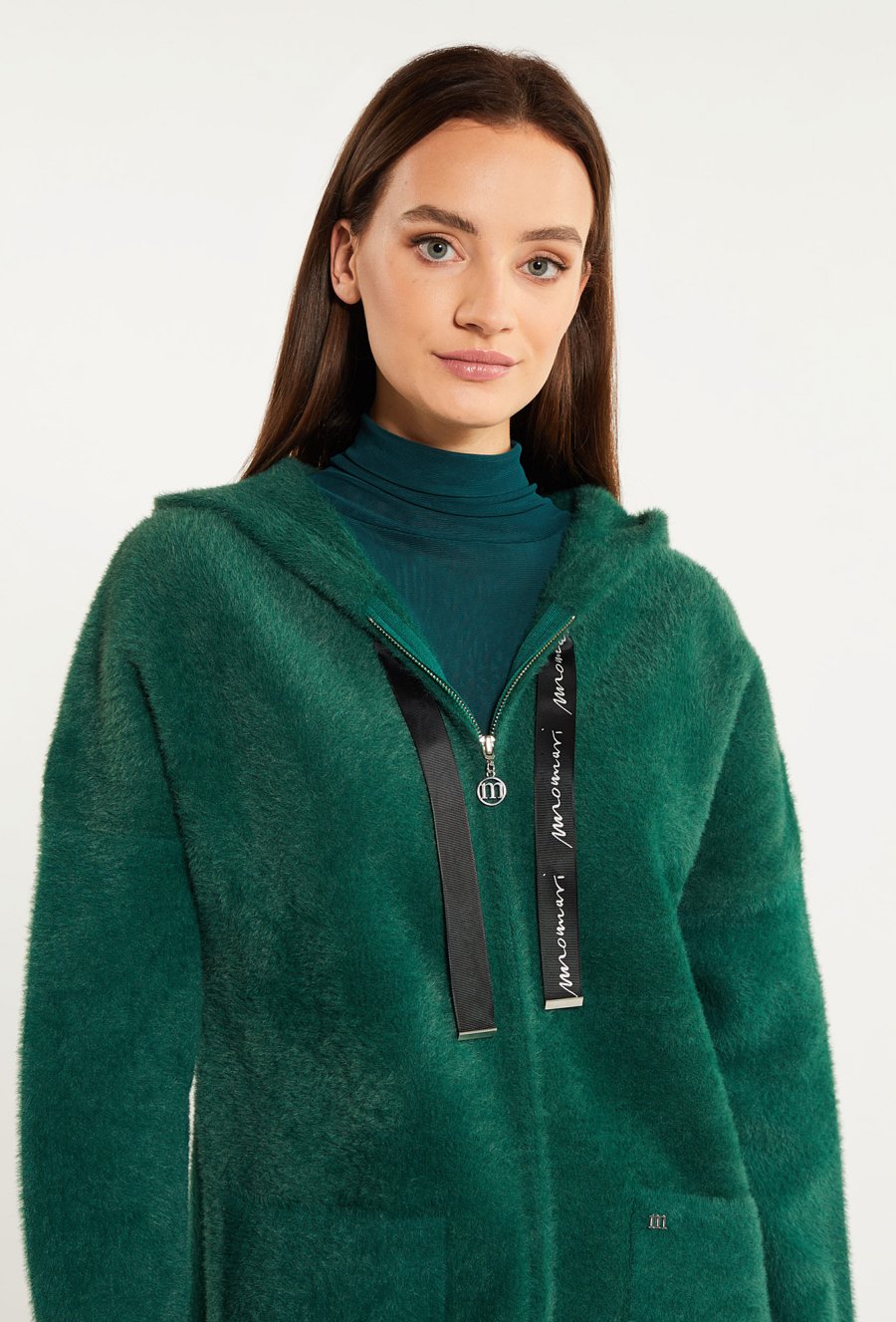 Długi płaszcz damski z kapturem