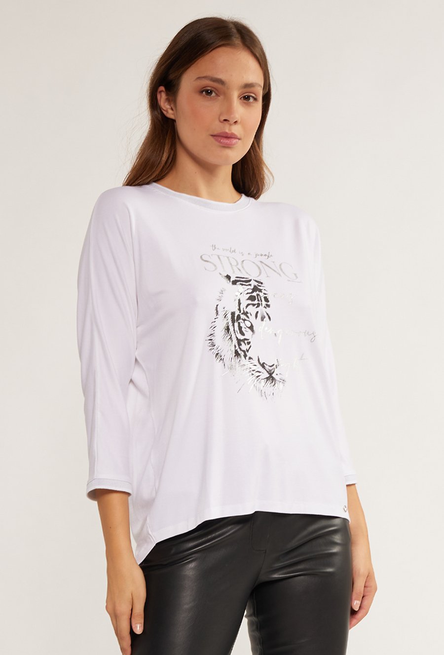 T-shirt damski z dłuższym tyłem