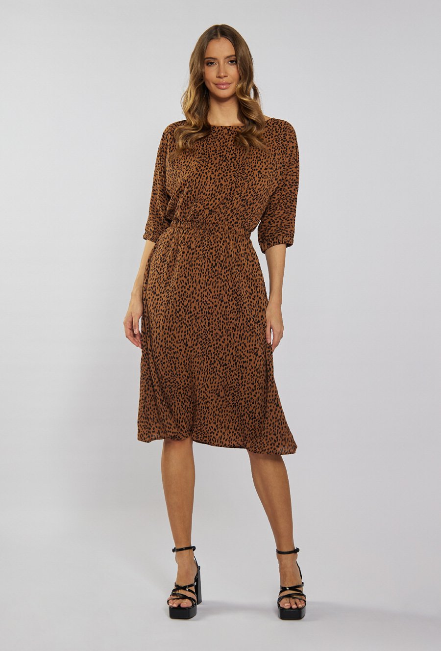 Wzorzysta sukienka ze ściągaczem