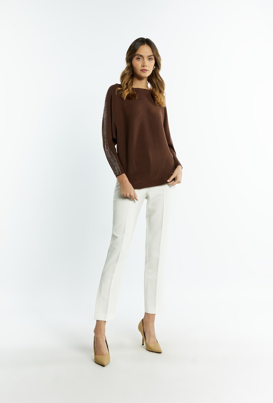 Sweter damski z dżetami na rękawach