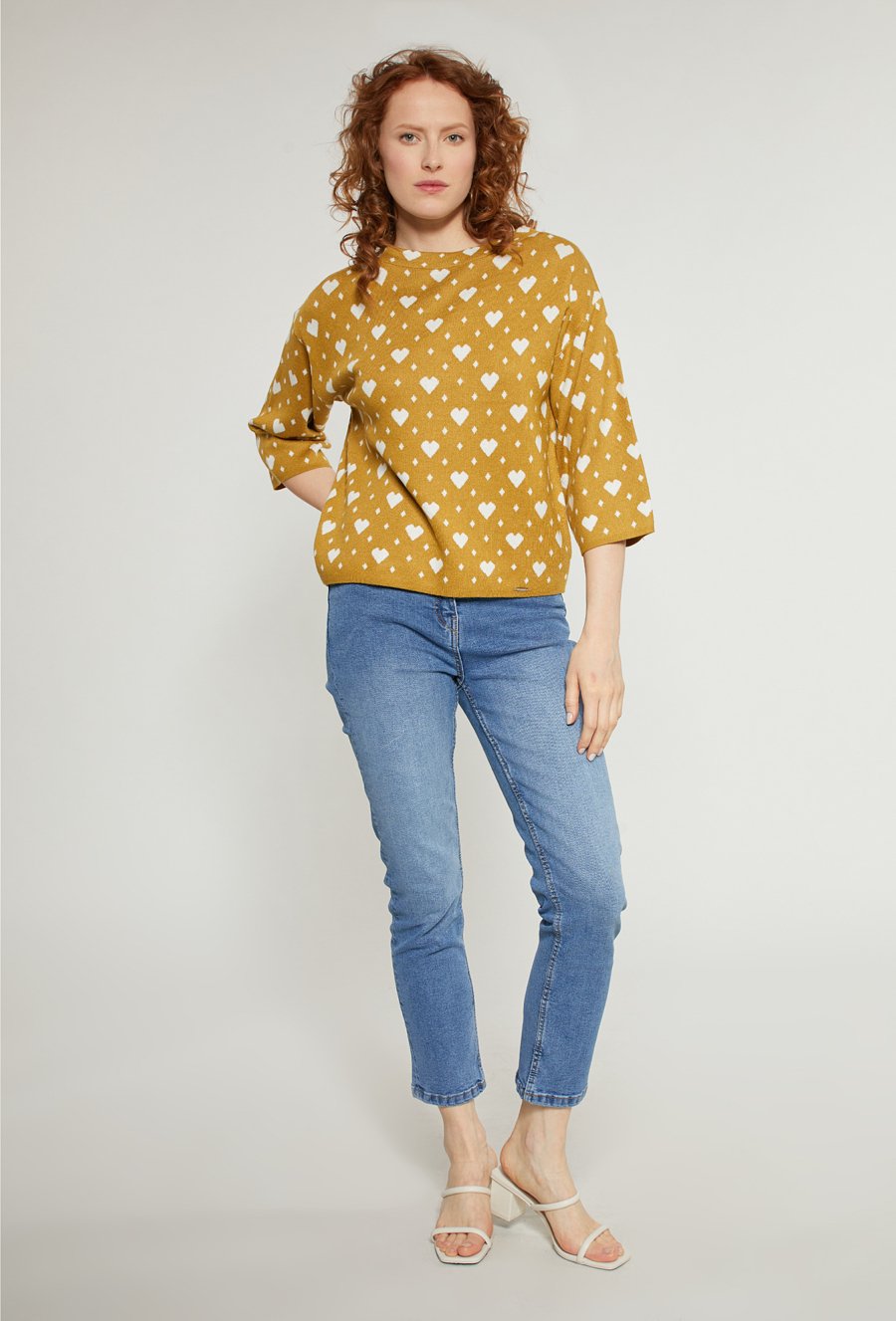 Sweter z wzorem w serca