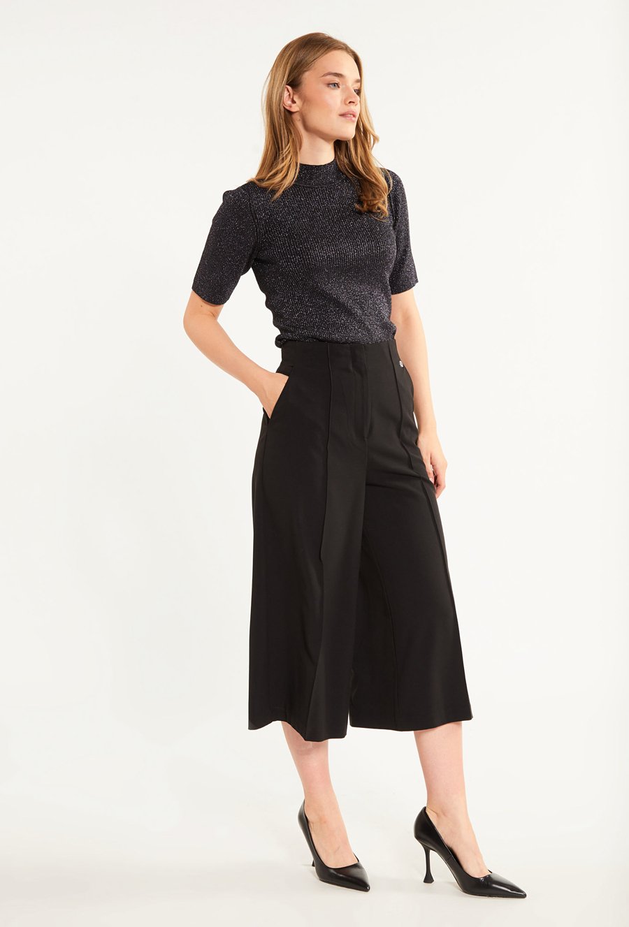 Sweter z kr&oacute;tkim rękawem