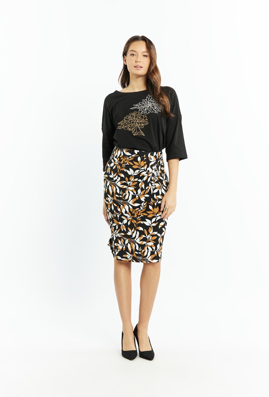 Wzorzysta sp&oacute;dniczka damska