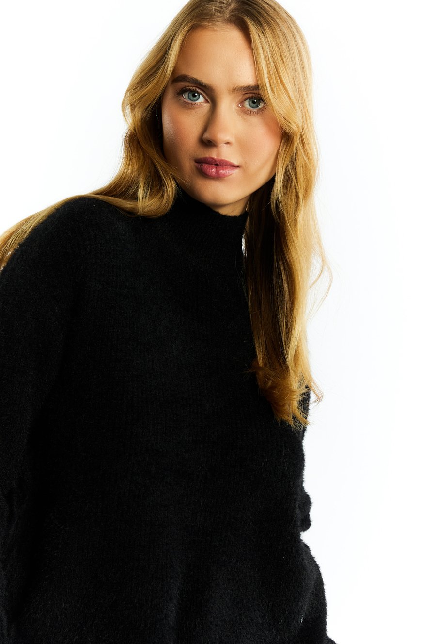 Sweter damski z p&oacute;łgolfem